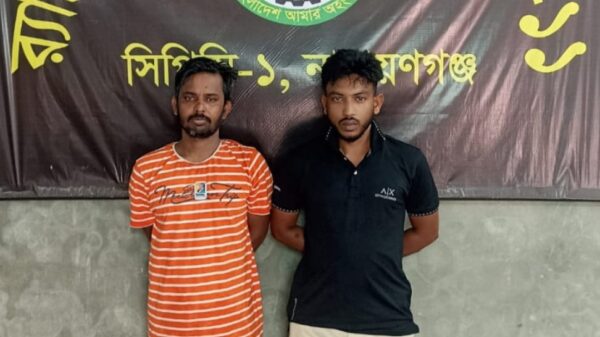 র্যাব-১১’র জালে কিশোর গ্যাং লিডার : অস্ত্র ও মাদক উদ্ধার র্যাব-১১’র জালে কিশোর গ্যাং লিডার : অস্ত্র ও মাদক উদ্ধার